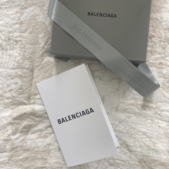 Balenciaga Cash Card Holder Wallet - Picture 7 of 9